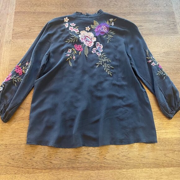 Johnny Was Gray SMALL Georgiana Field Blouse Long Sleeve Top Embroidered 318 - Picture 2 of 2